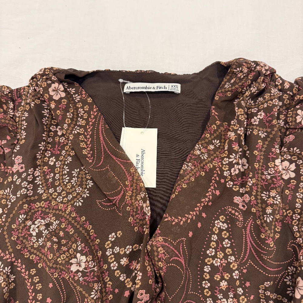 BNWT Abercrombie Long-Sleeve Plunge Wrap Mini Dress - Picture 3 of 12